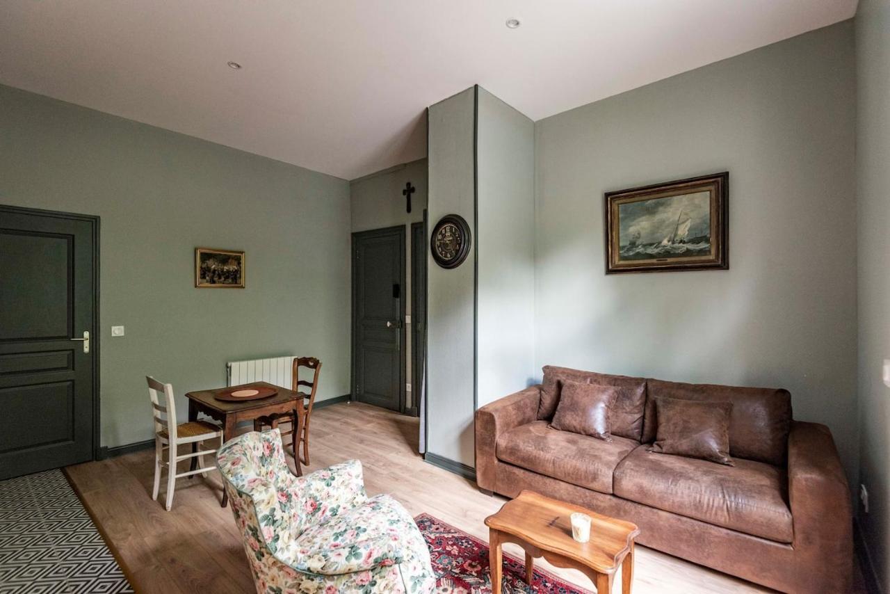 Suites Du General Leclerc แร็งส์ ภายนอก รูปภาพ