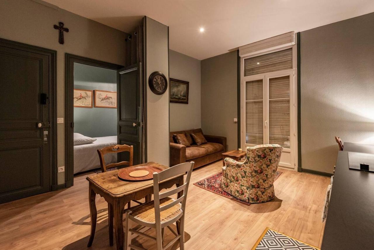 Suites Du General Leclerc แร็งส์ ภายนอก รูปภาพ